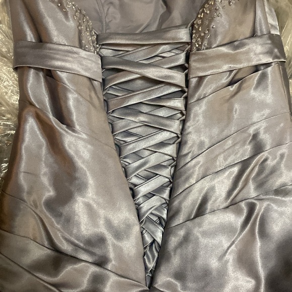 Ball gown - Picture 3 of 12